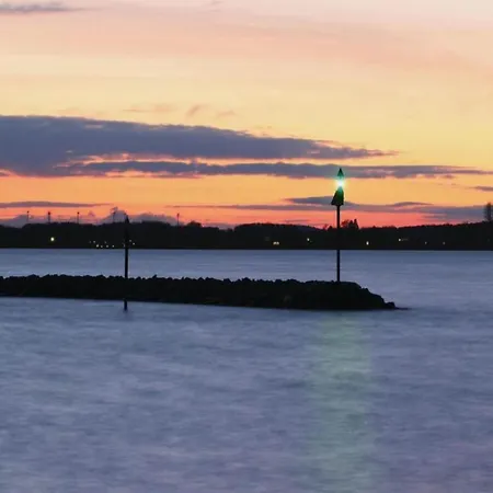 アパート Tolles In Der Seenplatte レヒリン